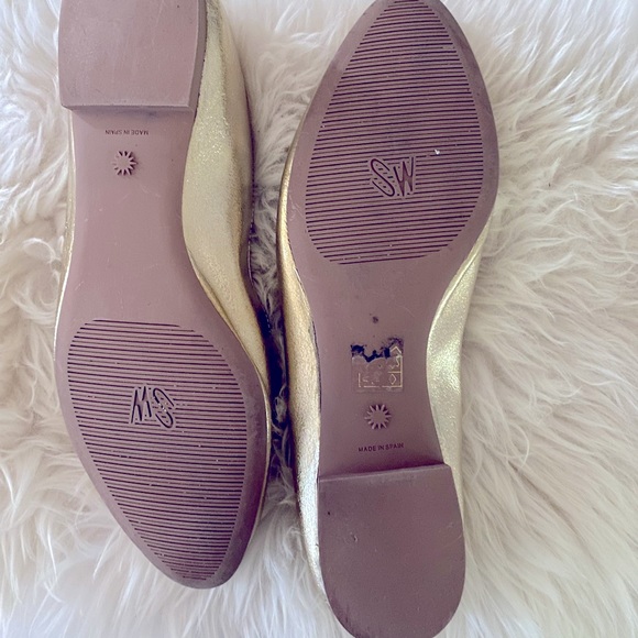 Stuart Weitzman Gabbey Bow  gold flats - Picture 4 of 6